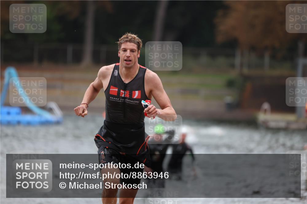 14.09.2025 - Stadtparktriathlon Michael Strokosch http://msf.ph/oto/8863946 14.09.2025 08:50:06 Schwimmen 309, 351, 355 meine-sportfotos.de