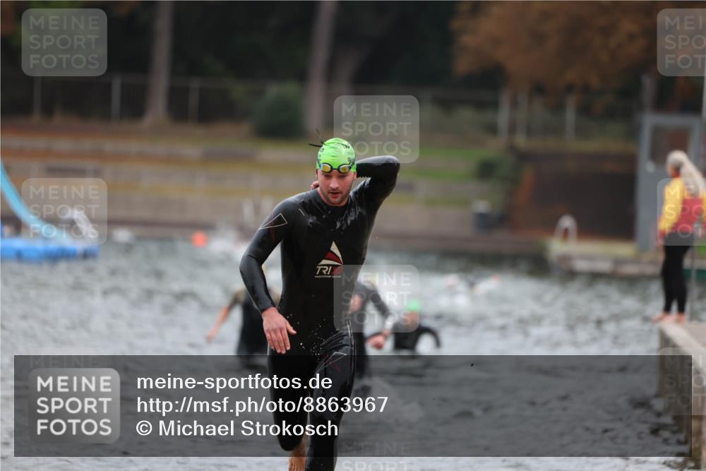 14.09.2025 - Stadtparktriathlon Michael Strokosch http://msf.ph/oto/8863967 14.09.2025 08:50:10 Schwimmen 309, 351, 355 meine-sportfotos.de