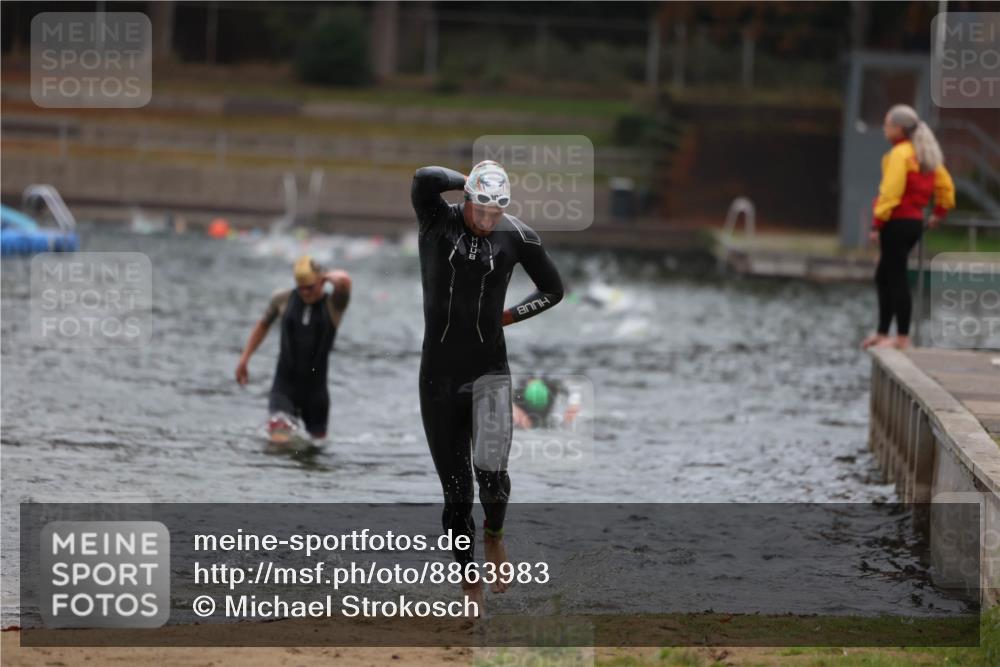 14.09.2025 - Stadtparktriathlon Michael Strokosch http://msf.ph/oto/8863983 14.09.2025 08:50:14 Schwimmen 309, 335, 355 meine-sportfotos.de