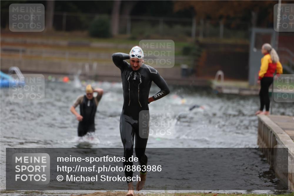 14.09.2025 - Stadtparktriathlon Michael Strokosch http://msf.ph/oto/8863986 14.09.2025 08:50:15 Schwimmen 309, 335, 355 meine-sportfotos.de