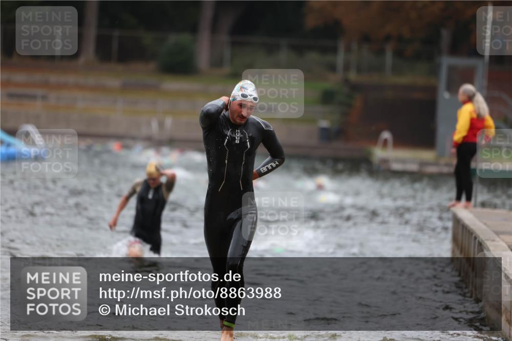 14.09.2025 - Stadtparktriathlon Michael Strokosch http://msf.ph/oto/8863988 14.09.2025 08:50:15 Schwimmen 309, 335, 355 meine-sportfotos.de