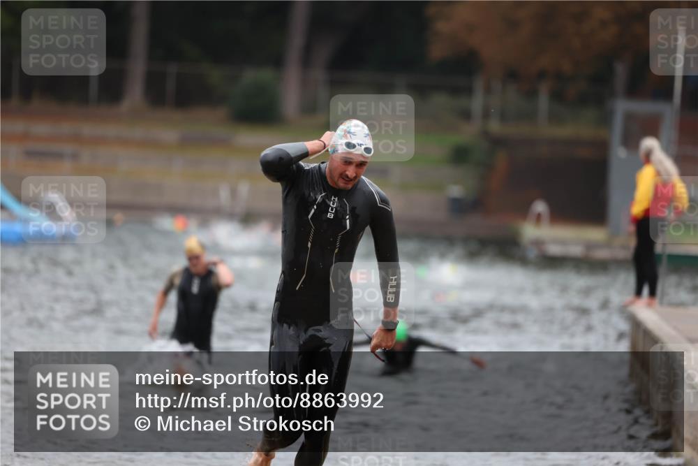 14.09.2025 - Stadtparktriathlon Michael Strokosch http://msf.ph/oto/8863992 14.09.2025 08:50:16 Schwimmen 309, 330, 335 meine-sportfotos.de