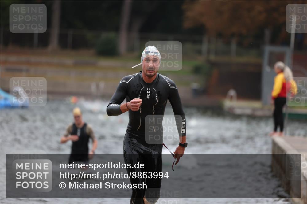 14.09.2025 - Stadtparktriathlon Michael Strokosch http://msf.ph/oto/8863994 14.09.2025 08:50:16 Schwimmen 309, 330, 335 meine-sportfotos.de