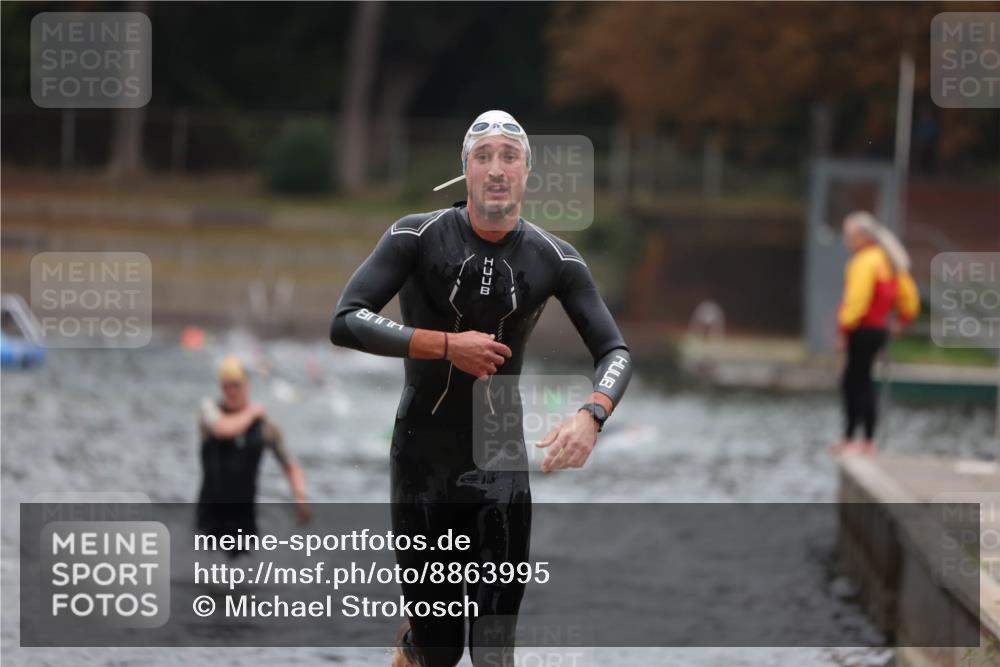 14.09.2025 - Stadtparktriathlon Michael Strokosch http://msf.ph/oto/8863995 14.09.2025 08:50:16 Schwimmen 309, 330, 335 meine-sportfotos.de
