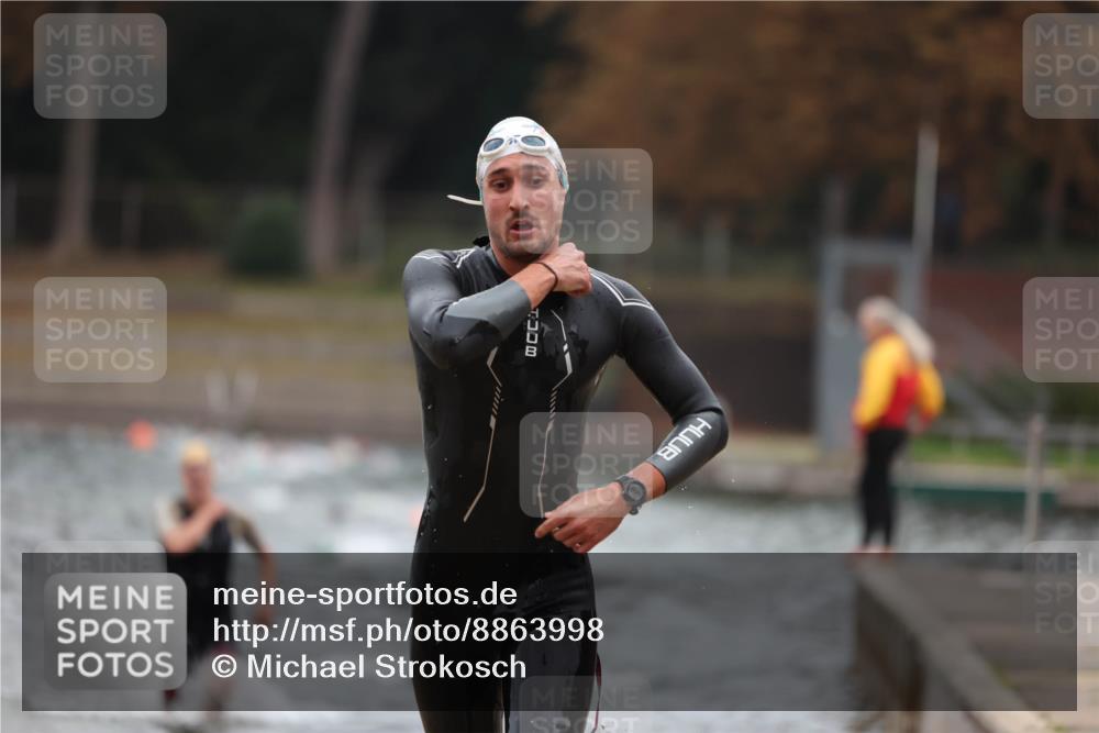 14.09.2025 - Stadtparktriathlon Michael Strokosch http://msf.ph/oto/8863998 14.09.2025 08:50:17 Schwimmen 309, 330, 335 meine-sportfotos.de
