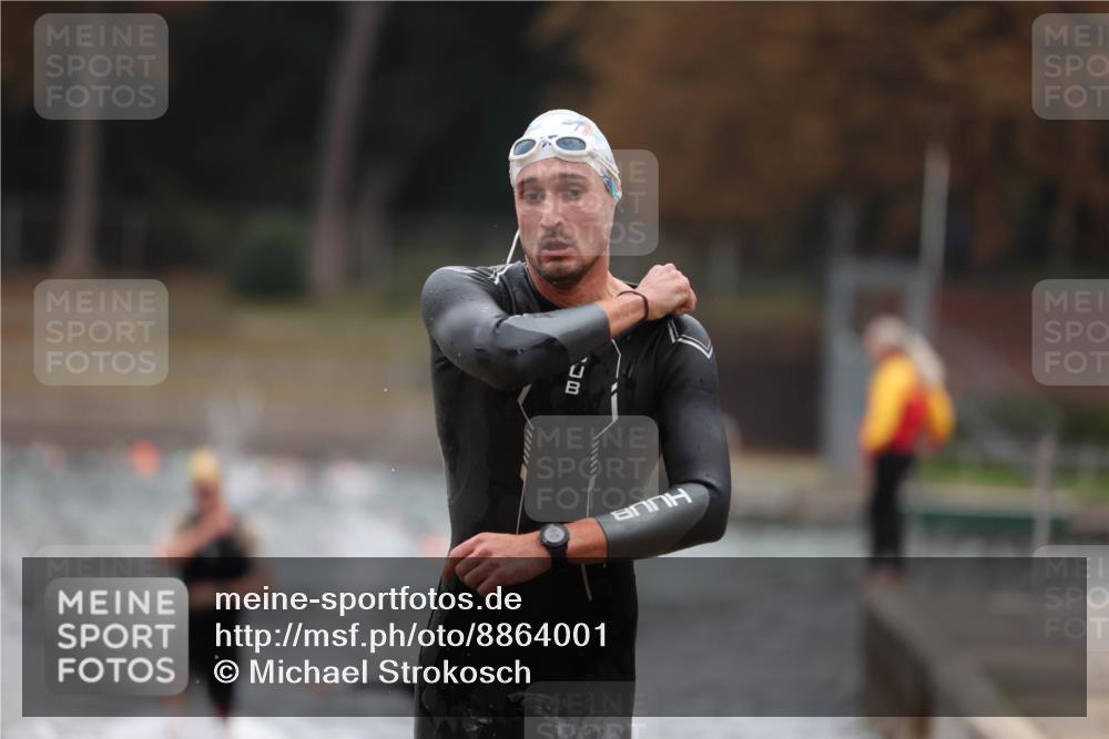 14.09.2025 - Stadtparktriathlon Michael Strokosch http://msf.ph/oto/8864001 14.09.2025 08:50:18 Schwimmen 309, 330, 335 meine-sportfotos.de