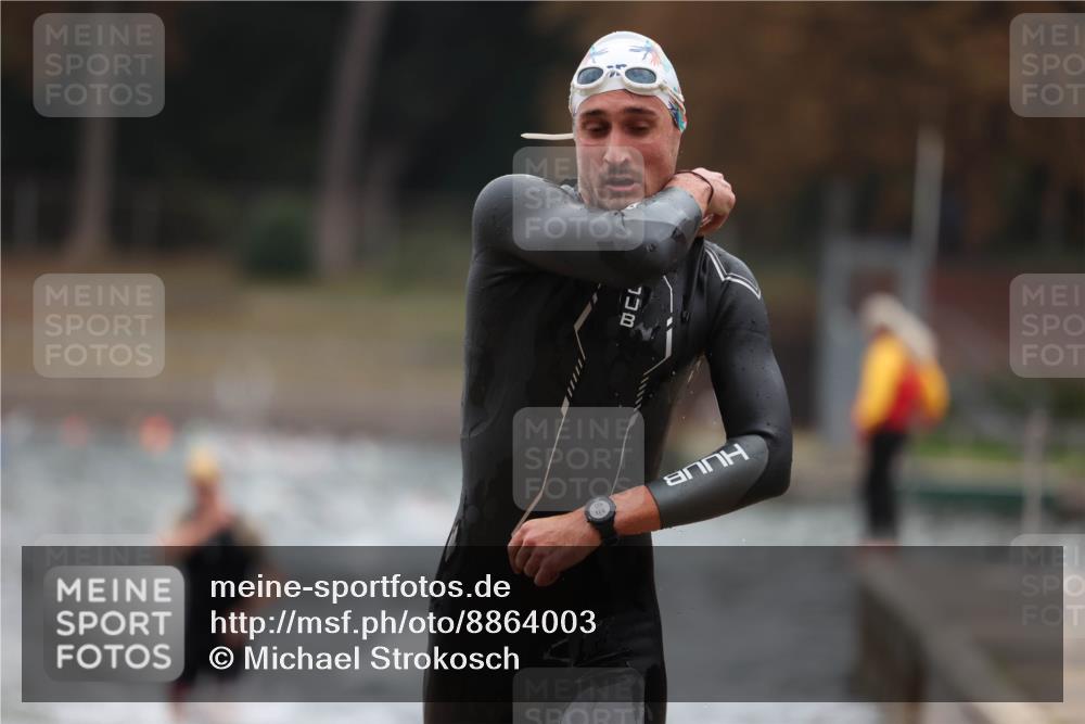14.09.2025 - Stadtparktriathlon Michael Strokosch http://msf.ph/oto/8864003 14.09.2025 08:50:18 Schwimmen 309, 330, 335 meine-sportfotos.de