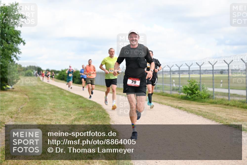 14.09.2025 - Airport Race Dr. Thomas Lammeyer http://msf.ph/oto/8864005 14.09.2025 12:03:57 Laufen 126, 79 meine-sportfotos.de