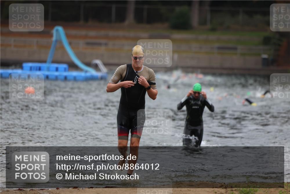 14.09.2025 - Stadtparktriathlon Michael Strokosch http://msf.ph/oto/8864012 14.09.2025 08:50:21 Schwimmen 309, 330, 335 meine-sportfotos.de