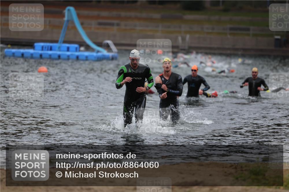 14.09.2025 - Stadtparktriathlon Michael Strokosch http://msf.ph/oto/8864060 14.09.2025 08:50:41 Schwimmen 314, 365 meine-sportfotos.de