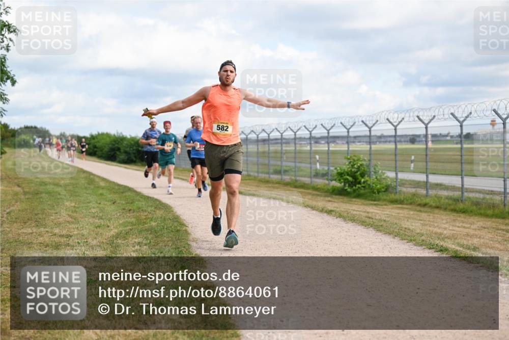 14.09.2025 - Airport Race Dr. Thomas Lammeyer http://msf.ph/oto/8864061 14.09.2025 12:04:01 Laufen 582 meine-sportfotos.de