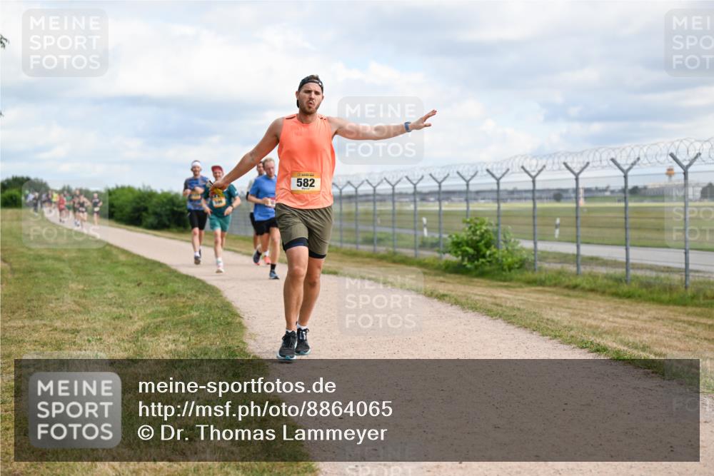 14.09.2025 - Airport Race Dr. Thomas Lammeyer http://msf.ph/oto/8864065 14.09.2025 12:04:01 Laufen 582 meine-sportfotos.de