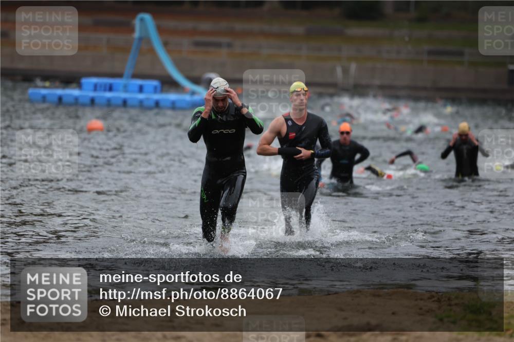 14.09.2025 - Stadtparktriathlon Michael Strokosch http://msf.ph/oto/8864067 14.09.2025 08:50:43 Schwimmen 314, 322, 365 meine-sportfotos.de