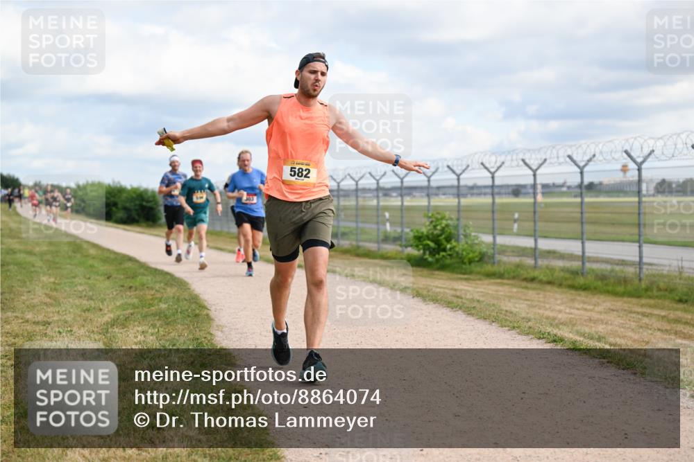 14.09.2025 - Airport Race Dr. Thomas Lammeyer http://msf.ph/oto/8864074 14.09.2025 12:04:01 Laufen 582 meine-sportfotos.de