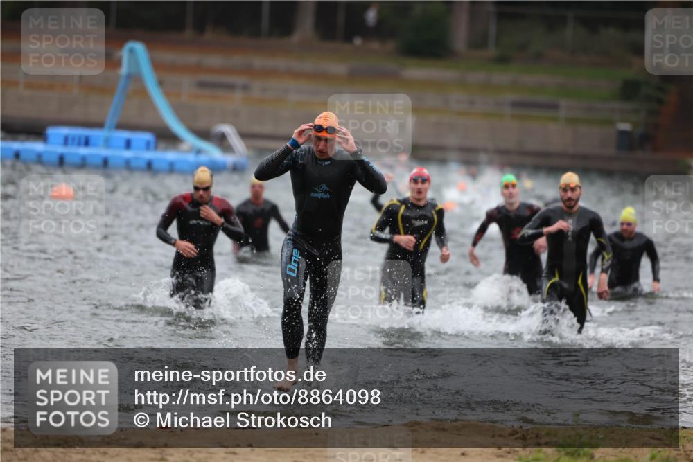 14.09.2025 - Stadtparktriathlon Michael Strokosch http://msf.ph/oto/8864098 14.09.2025 08:50:51 Schwimmen 314, 322, 331, 344, 365, 374, 377 meine-sportfotos.de