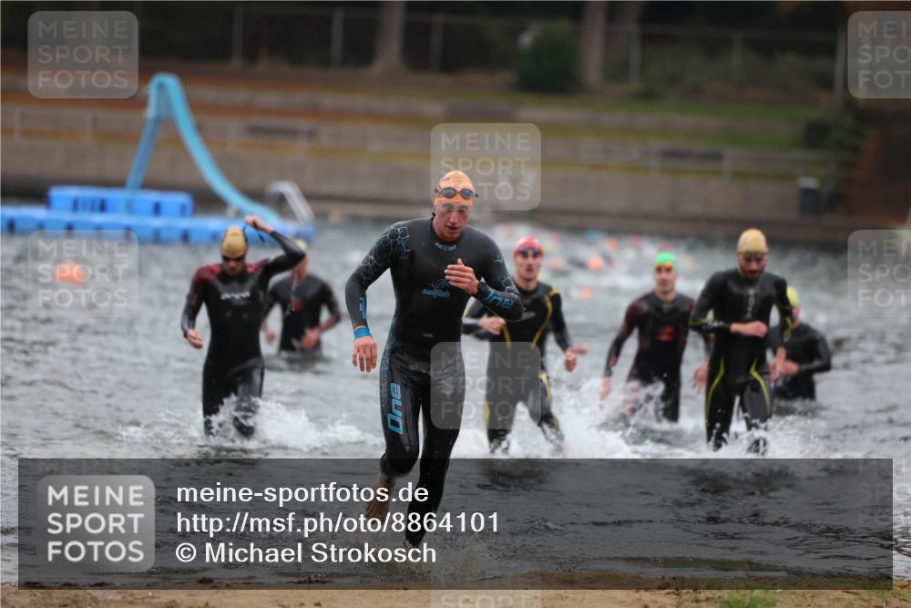 14.09.2025 - Stadtparktriathlon Michael Strokosch http://msf.ph/oto/8864101 14.09.2025 08:50:52 Schwimmen 314, 322, 331, 344, 365, 368, 374, 377 meine-sportfotos.de