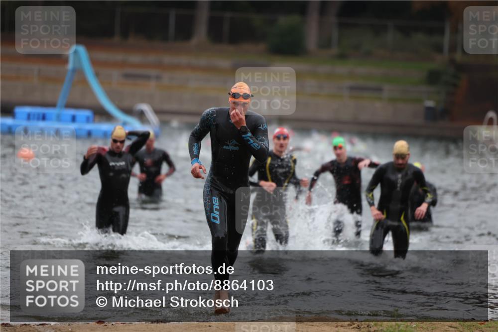 14.09.2025 - Stadtparktriathlon Michael Strokosch http://msf.ph/oto/8864103 14.09.2025 08:50:52 Schwimmen 314, 322, 331, 344, 365, 368, 374, 377 meine-sportfotos.de