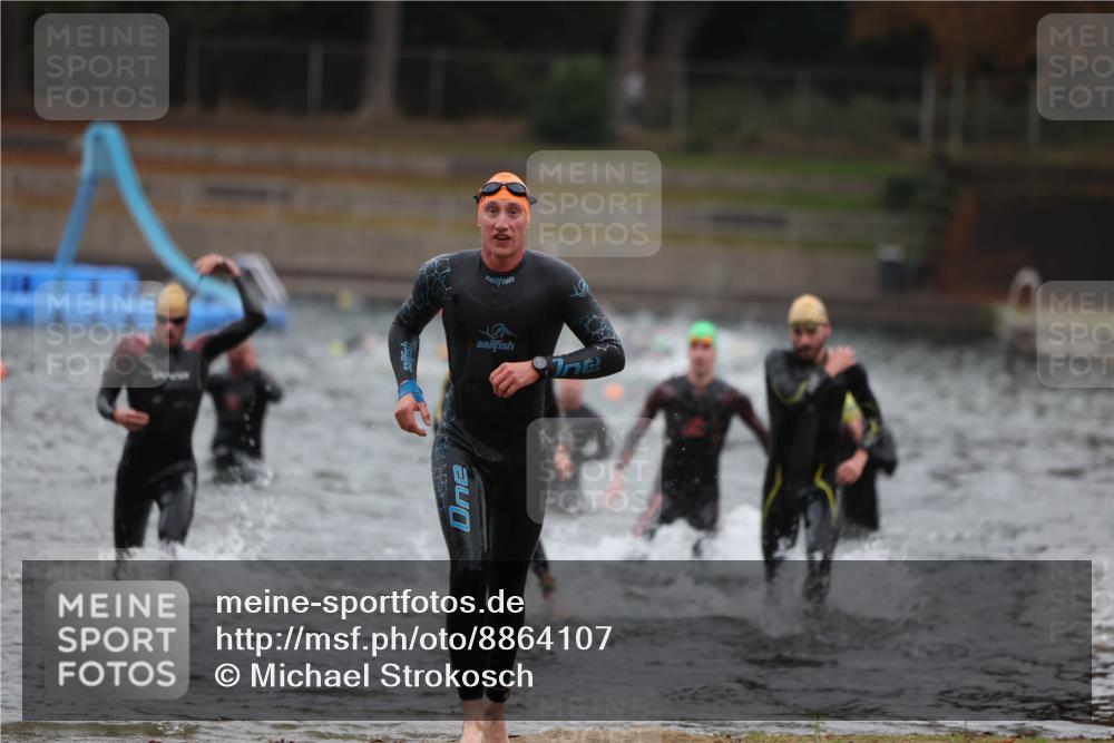 14.09.2025 - Stadtparktriathlon Michael Strokosch http://msf.ph/oto/8864107 14.09.2025 08:50:53 Schwimmen 322, 331, 344, 368, 374, 377 meine-sportfotos.de
