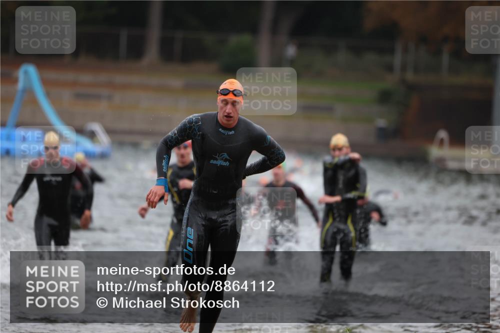 14.09.2025 - Stadtparktriathlon Michael Strokosch http://msf.ph/oto/8864112 14.09.2025 08:50:53 Schwimmen 322, 331, 344, 368, 374, 377 meine-sportfotos.de