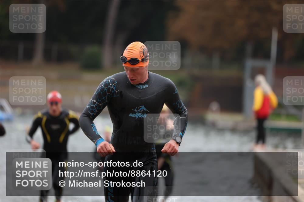 14.09.2025 - Stadtparktriathlon Michael Strokosch http://msf.ph/oto/8864120 14.09.2025 08:50:55 Schwimmen 322, 331, 344, 361, 368, 374, 377 meine-sportfotos.de
