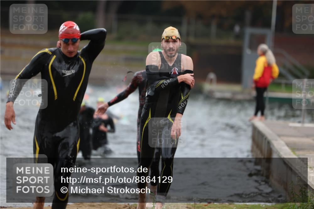 14.09.2025 - Stadtparktriathlon Michael Strokosch http://msf.ph/oto/8864129 14.09.2025 08:50:57 Schwimmen 322, 331, 344, 361, 368, 374, 377 meine-sportfotos.de