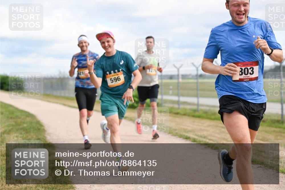 14.09.2025 - Airport Race Dr. Thomas Lammeyer http://msf.ph/oto/8864135 14.09.2025 12:04:06 Laufen 596, 803 meine-sportfotos.de