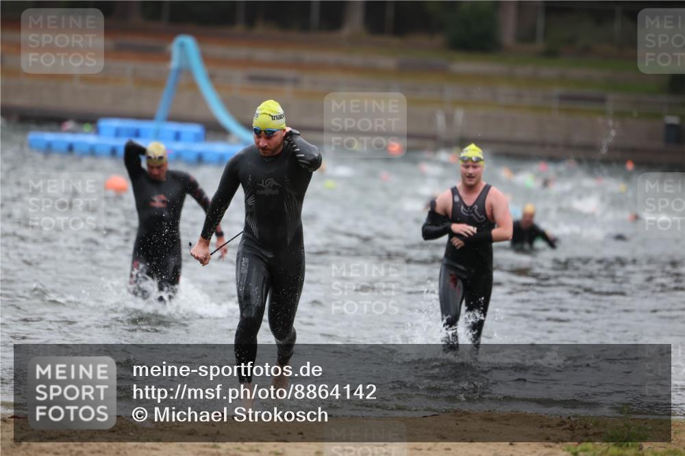 14.09.2025 - Stadtparktriathlon Michael Strokosch http://msf.ph/oto/8864142 14.09.2025 08:51:02 Schwimmen 331, 344, 361, 368, 374, 376, 377 meine-sportfotos.de