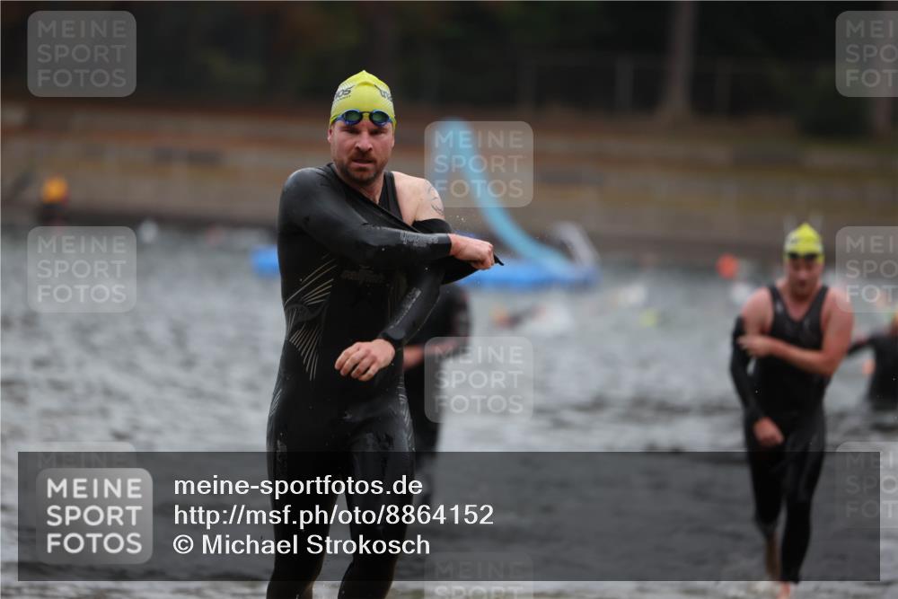14.09.2025 - Stadtparktriathlon Michael Strokosch http://msf.ph/oto/8864152 14.09.2025 08:51:04 Schwimmen 361, 368, 374, 376 meine-sportfotos.de