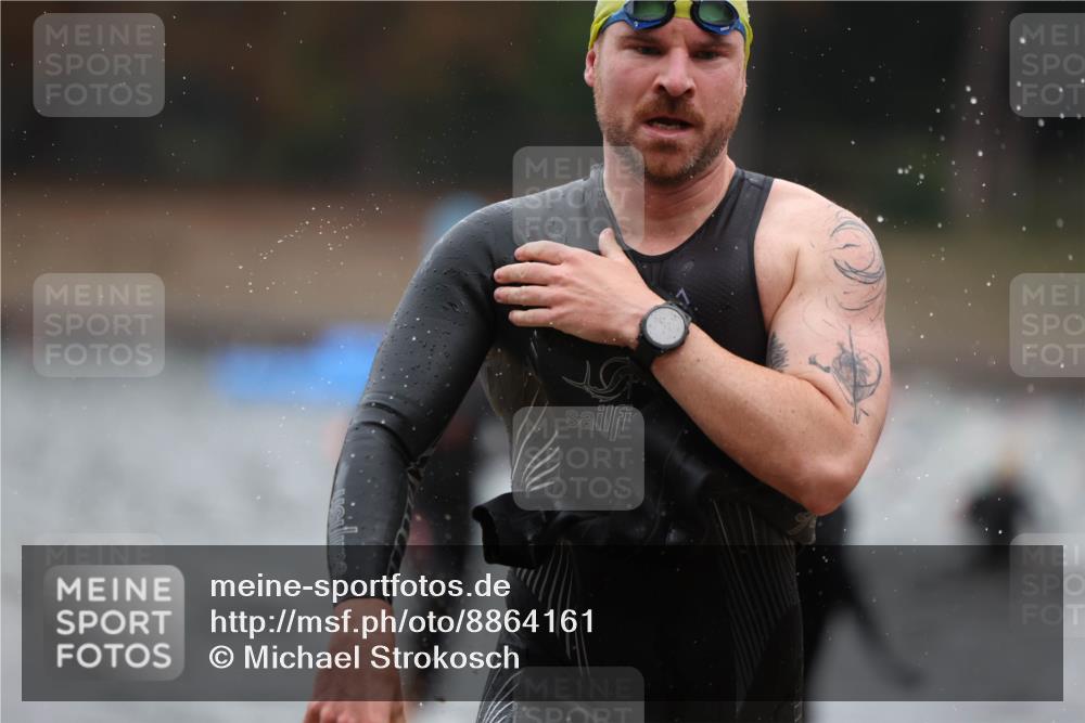 14.09.2025 - Stadtparktriathlon Michael Strokosch http://msf.ph/oto/8864161 14.09.2025 08:51:05 Schwimmen 361, 368, 376 meine-sportfotos.de