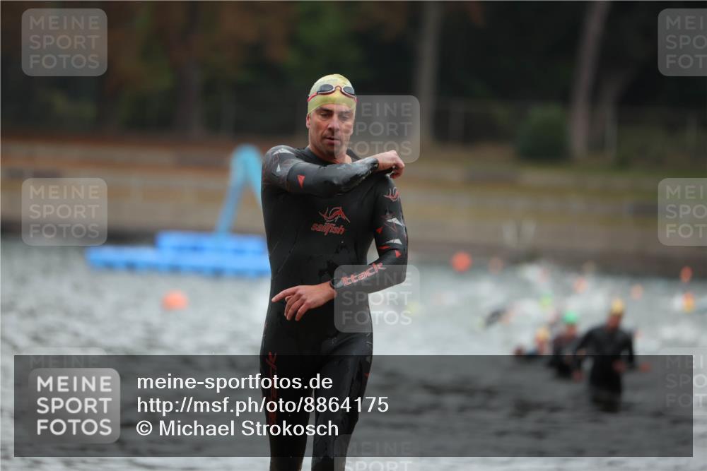 14.09.2025 - Stadtparktriathlon Michael Strokosch http://msf.ph/oto/8864175 14.09.2025 08:51:09 Schwimmen 361, 376 meine-sportfotos.de