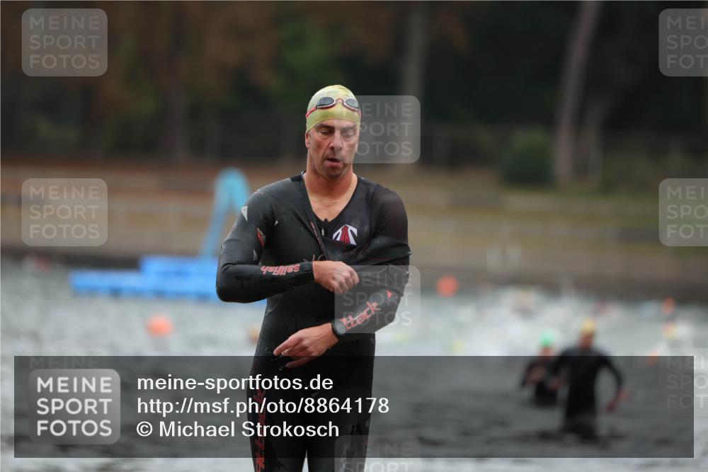 14.09.2025 - Stadtparktriathlon Michael Strokosch http://msf.ph/oto/8864178 14.09.2025 08:51:09 Schwimmen 361, 376 meine-sportfotos.de