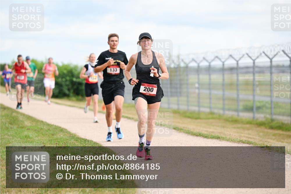 14.09.2025 - Airport Race Dr. Thomas Lammeyer http://msf.ph/oto/8864185 14.09.2025 12:04:14 Laufen 724, 133, 200 meine-sportfotos.de