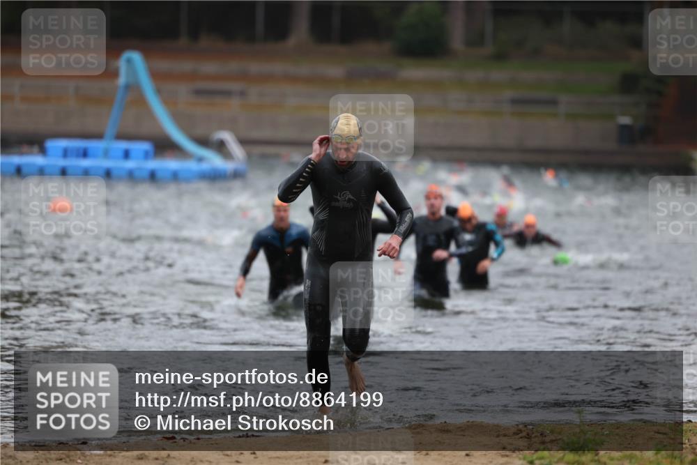 14.09.2025 - Stadtparktriathlon Michael Strokosch http://msf.ph/oto/8864199 14.09.2025 08:51:19 Schwimmen 301, 339, 340, 350 meine-sportfotos.de