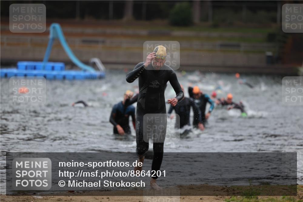 14.09.2025 - Stadtparktriathlon Michael Strokosch http://msf.ph/oto/8864201 14.09.2025 08:51:19 Schwimmen 301, 339, 340, 350 meine-sportfotos.de