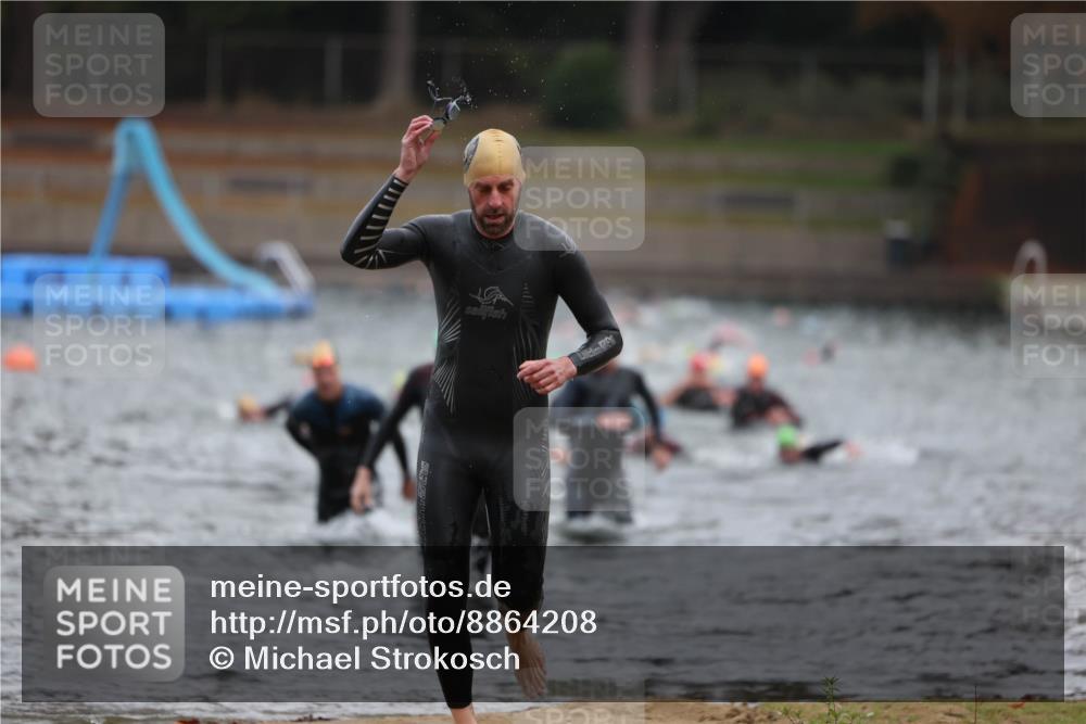 14.09.2025 - Stadtparktriathlon Michael Strokosch http://msf.ph/oto/8864208 14.09.2025 08:51:20 Schwimmen 301, 339, 340, 350 meine-sportfotos.de