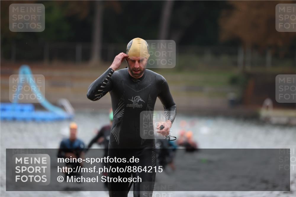 14.09.2025 - Stadtparktriathlon Michael Strokosch http://msf.ph/oto/8864215 14.09.2025 08:51:22 Schwimmen 301, 318, 339, 340, 350 meine-sportfotos.de