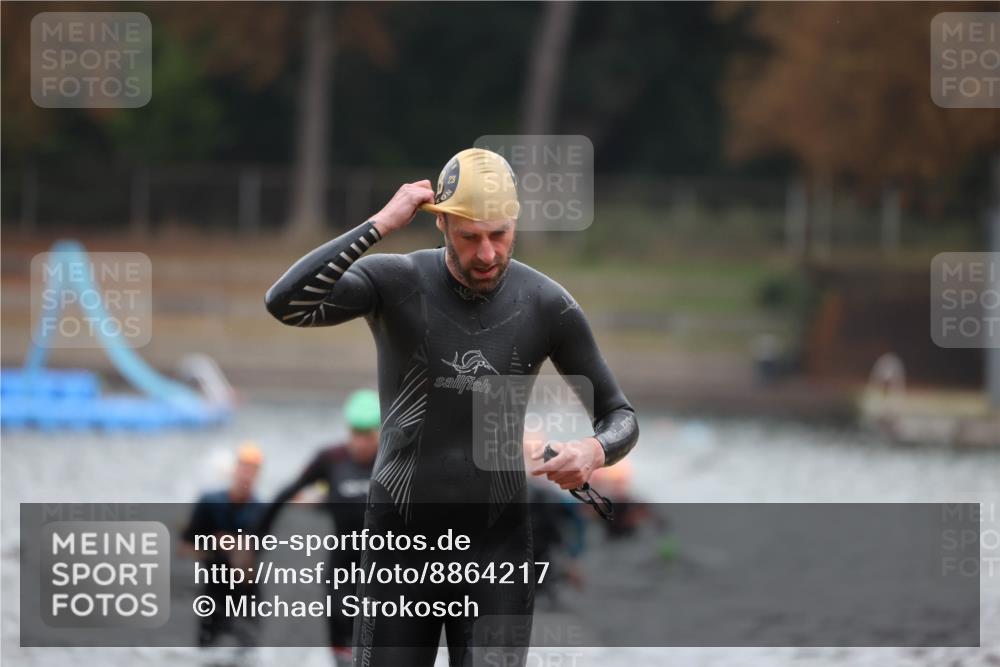 14.09.2025 - Stadtparktriathlon Michael Strokosch http://msf.ph/oto/8864217 14.09.2025 08:51:22 Schwimmen 301, 318, 339, 340, 350 meine-sportfotos.de