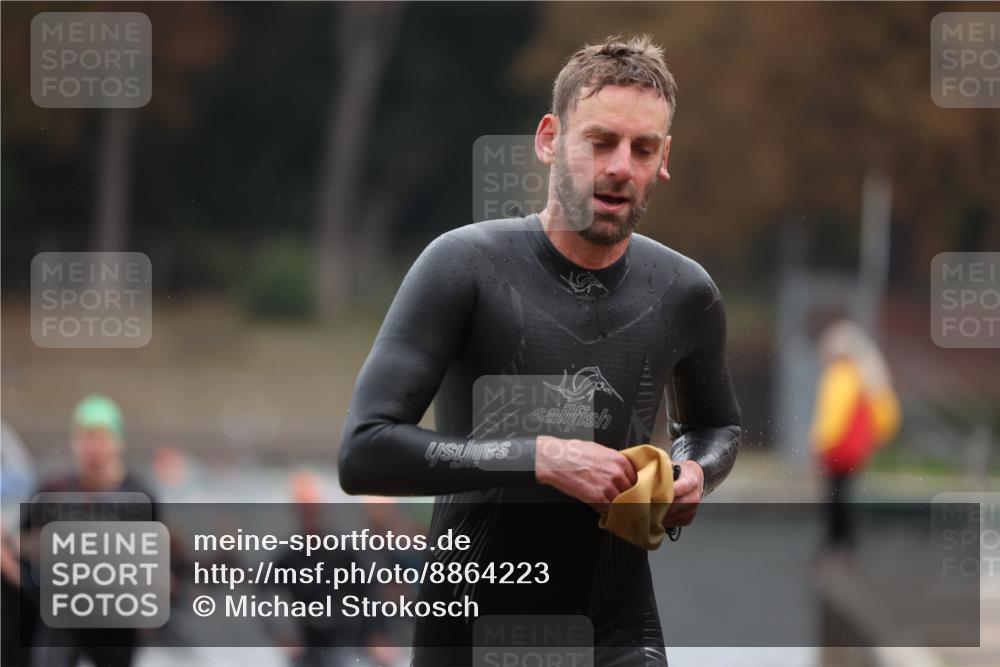 14.09.2025 - Stadtparktriathlon Michael Strokosch http://msf.ph/oto/8864223 14.09.2025 08:51:23 Schwimmen 301, 318, 339, 340, 350 meine-sportfotos.de