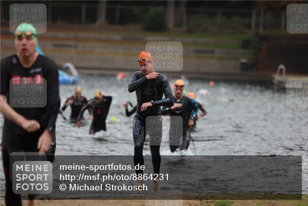 14.09.2025 - Stadtparktriathlon Michael Strokosch http://msf.ph/oto/8864231 14.09.2025 08:51:26 Schwimmen 301, 318, 339, 340, 347, 350, 354, 373 meine-sportfotos.de