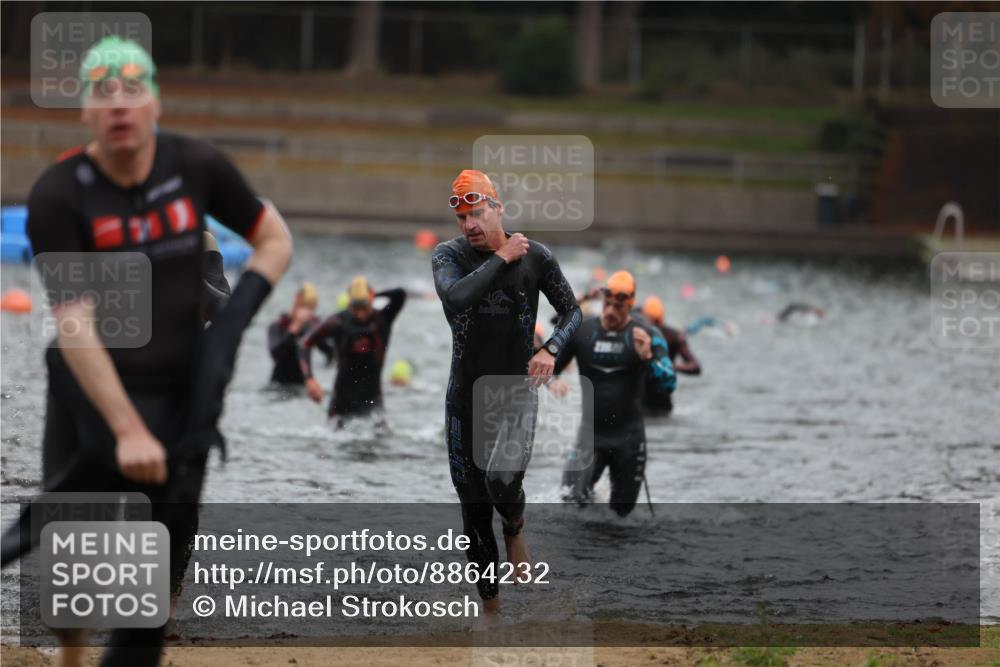 14.09.2025 - Stadtparktriathlon Michael Strokosch http://msf.ph/oto/8864232 14.09.2025 08:51:26 Schwimmen 301, 318, 339, 340, 347, 350, 354, 373 meine-sportfotos.de