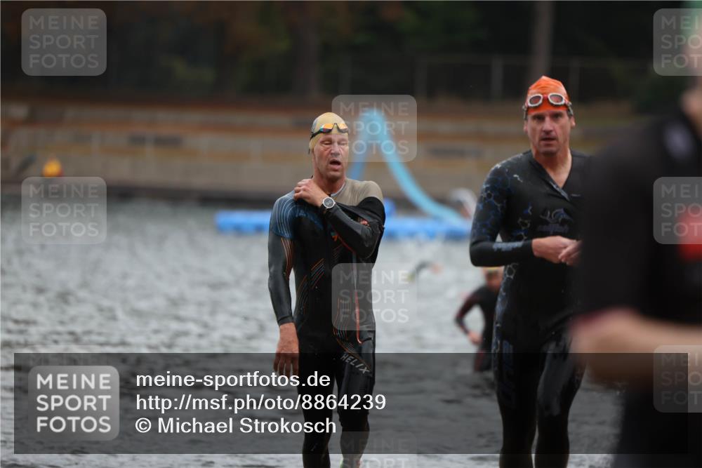 14.09.2025 - Stadtparktriathlon Michael Strokosch http://msf.ph/oto/8864239 14.09.2025 08:51:28 Schwimmen 301, 318, 324, 340, 347, 350, 354, 373 meine-sportfotos.de