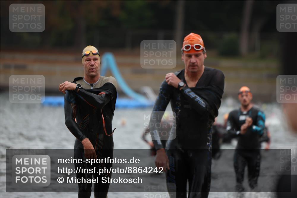 14.09.2025 - Stadtparktriathlon Michael Strokosch http://msf.ph/oto/8864242 14.09.2025 08:51:29 Schwimmen 301, 318, 324, 340, 347, 350, 354, 373 meine-sportfotos.de