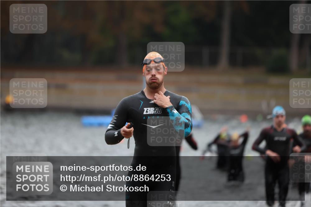 14.09.2025 - Stadtparktriathlon Michael Strokosch http://msf.ph/oto/8864253 14.09.2025 08:51:33 Schwimmen 301, 318, 324, 340, 347, 354, 370, 373, 375 meine-sportfotos.de