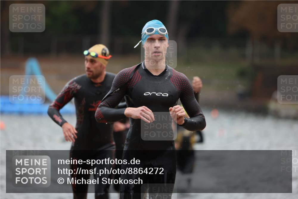 14.09.2025 - Stadtparktriathlon Michael Strokosch http://msf.ph/oto/8864272 14.09.2025 08:51:37 Schwimmen 318, 323, 324, 345, 347, 354, 363, 370, 373, 375 meine-sportfotos.de