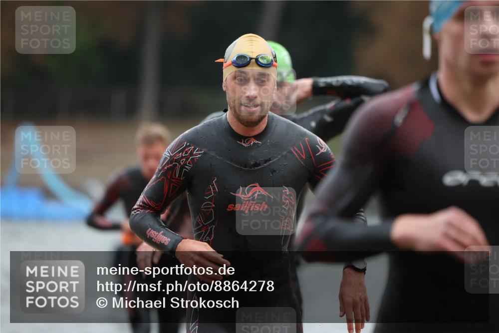14.09.2025 - Stadtparktriathlon Michael Strokosch http://msf.ph/oto/8864278 14.09.2025 08:51:39 Schwimmen 323, 324, 326, 345, 347, 354, 363, 370, 373, 375 meine-sportfotos.de