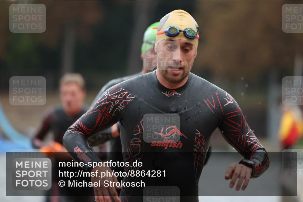 14.09.2025 - Stadtparktriathlon Michael Strokosch http://msf.ph/oto/8864281 14.09.2025 08:51:39 Schwimmen 323, 324, 326, 345, 347, 354, 363, 370, 373, 375 meine-sportfotos.de