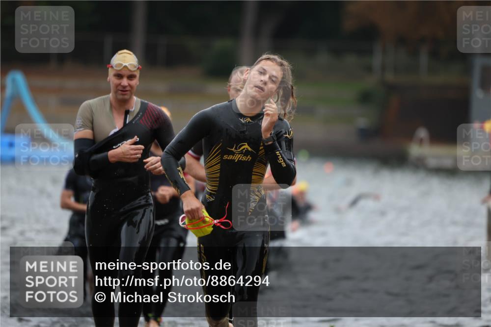 14.09.2025 - Stadtparktriathlon Michael Strokosch http://msf.ph/oto/8864294 14.09.2025 08:51:43 Schwimmen 323, 324, 326, 345, 352, 362, 363, 370, 371, 375 meine-sportfotos.de