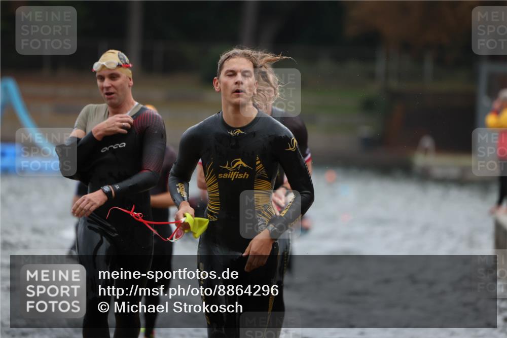 14.09.2025 - Stadtparktriathlon Michael Strokosch http://msf.ph/oto/8864296 14.09.2025 08:51:43 Schwimmen 323, 324, 326, 345, 352, 362, 363, 370, 371, 375 meine-sportfotos.de