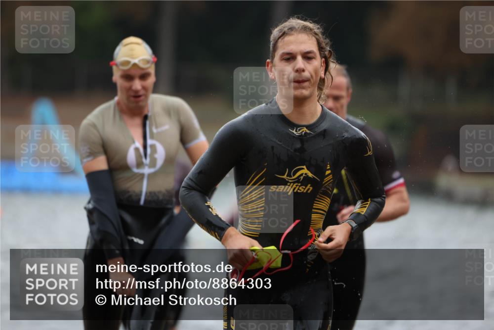 14.09.2025 - Stadtparktriathlon Michael Strokosch http://msf.ph/oto/8864303 14.09.2025 08:51:44 Schwimmen 323, 326, 345, 352, 362, 363, 370, 371, 375 meine-sportfotos.de