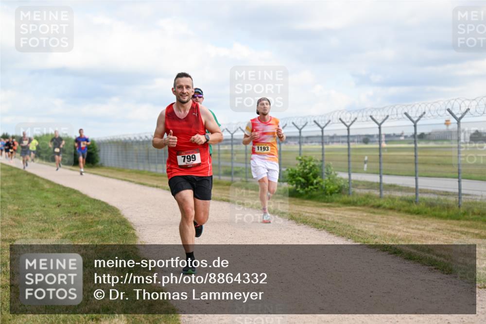 14.09.2025 - Airport Race Dr. Thomas Lammeyer http://msf.ph/oto/8864332 14.09.2025 12:04:23 Laufen 799, 1193 meine-sportfotos.de